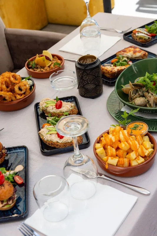 Food & restaurants — Hosniart